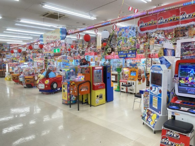 国道１０号線、穂満坊交差点近くにある、タイヨー高城店のゲームコー...