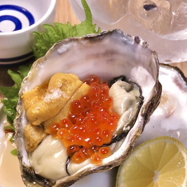 《生牡蠣×いくら×ウニ》の牡蠣の贅沢喰い 